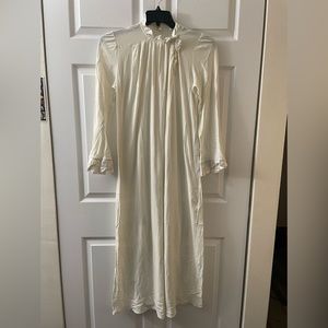 Gilligan & O’Malley night gown size S